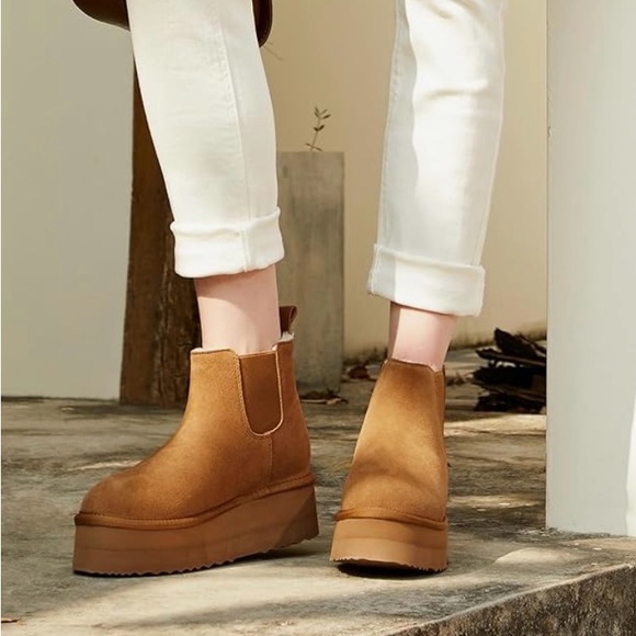 Women's sz. 8 Tan Suede Platform Ankle Boots with faux fur lining - Picture 1 of 8